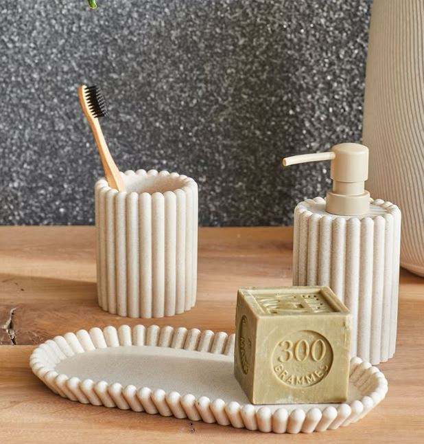 The Artisan Sandstone Scalloped Suite (Set Of 2)